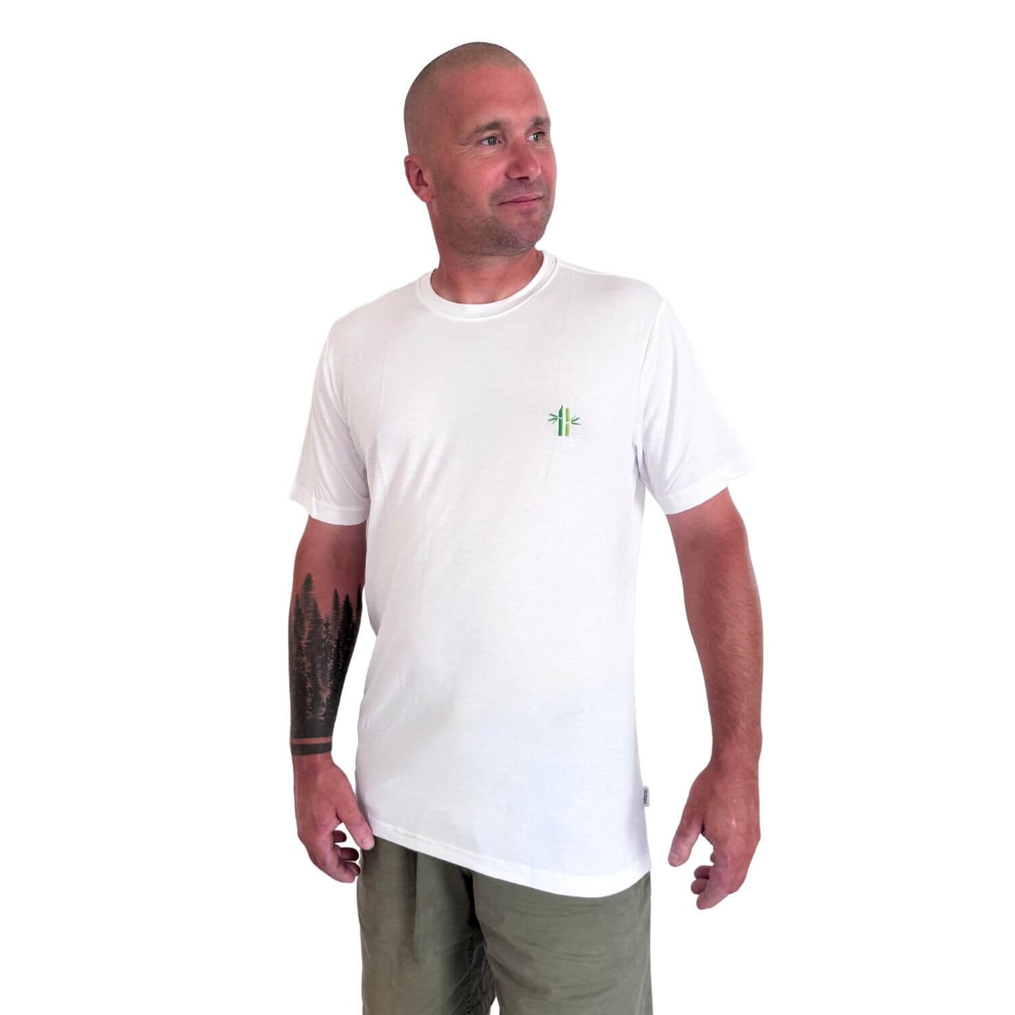 Man wearing bamboo crew neck t-shirt in bright white - Robumi Lifestyle