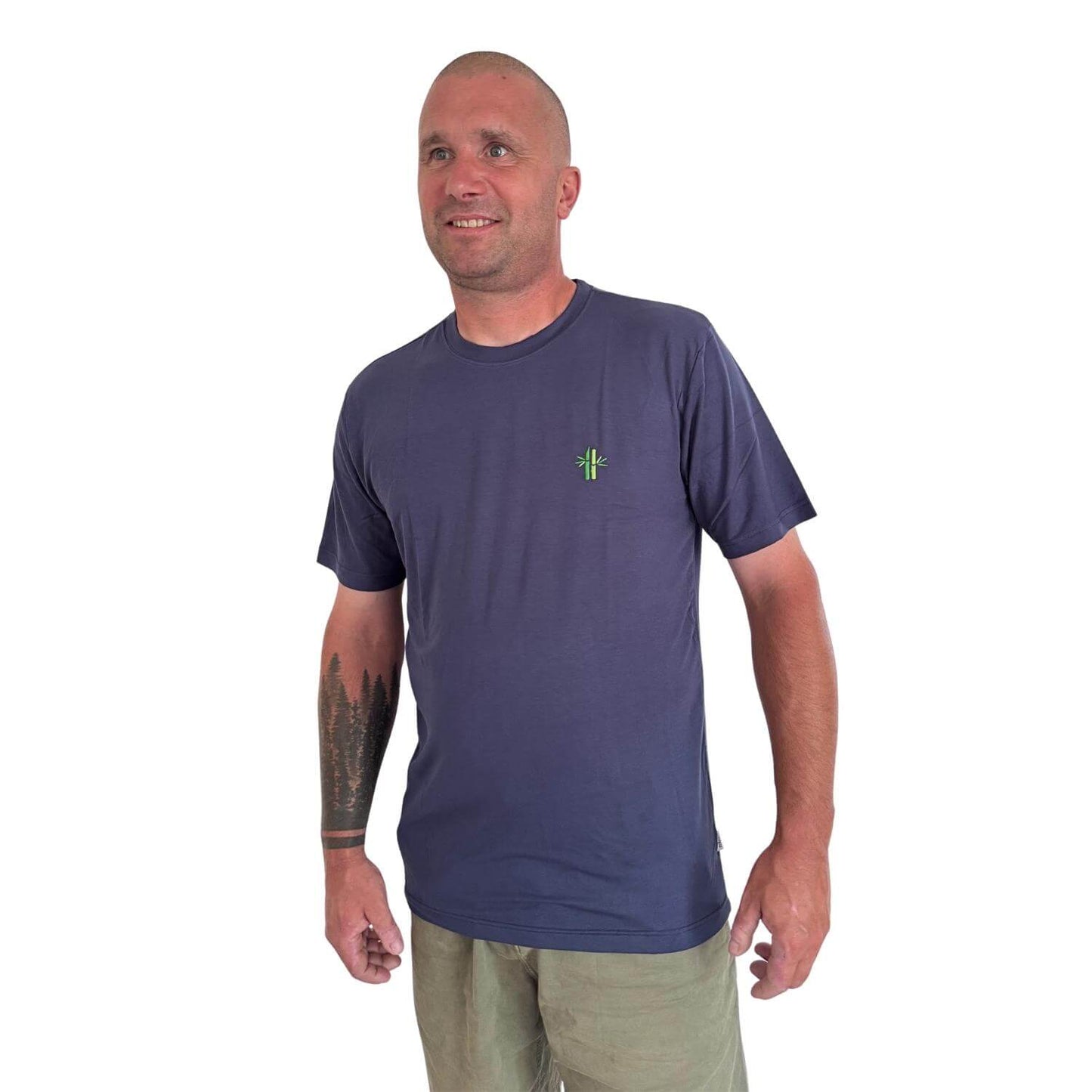 Model wearing Everyday Bamboo Crew Neck Shirt | Navy Blue - Robumi