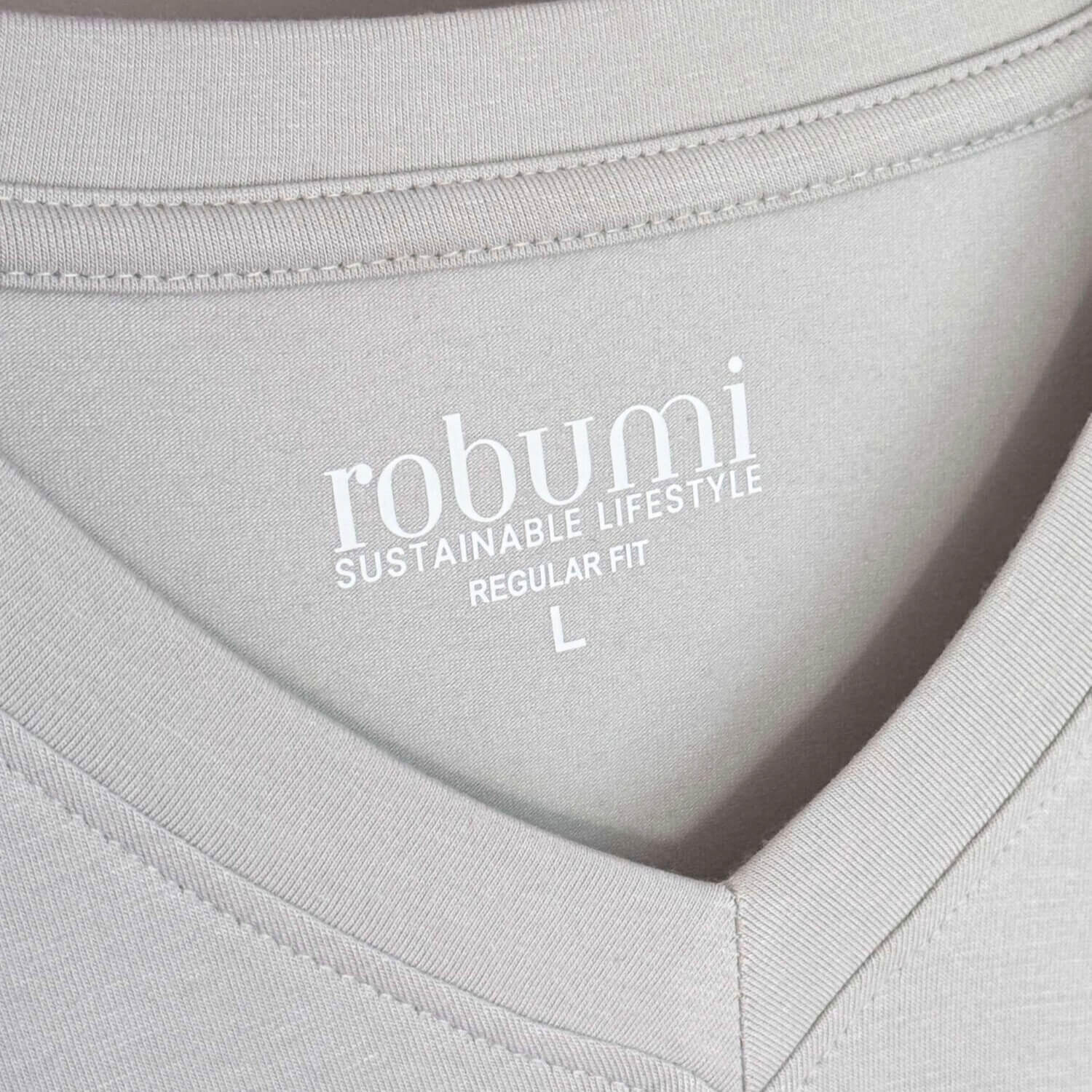 Close up of V-neck of Bamboo Cotton V-neck shirt | Oyster Mushroom - Robumi Lifestyle